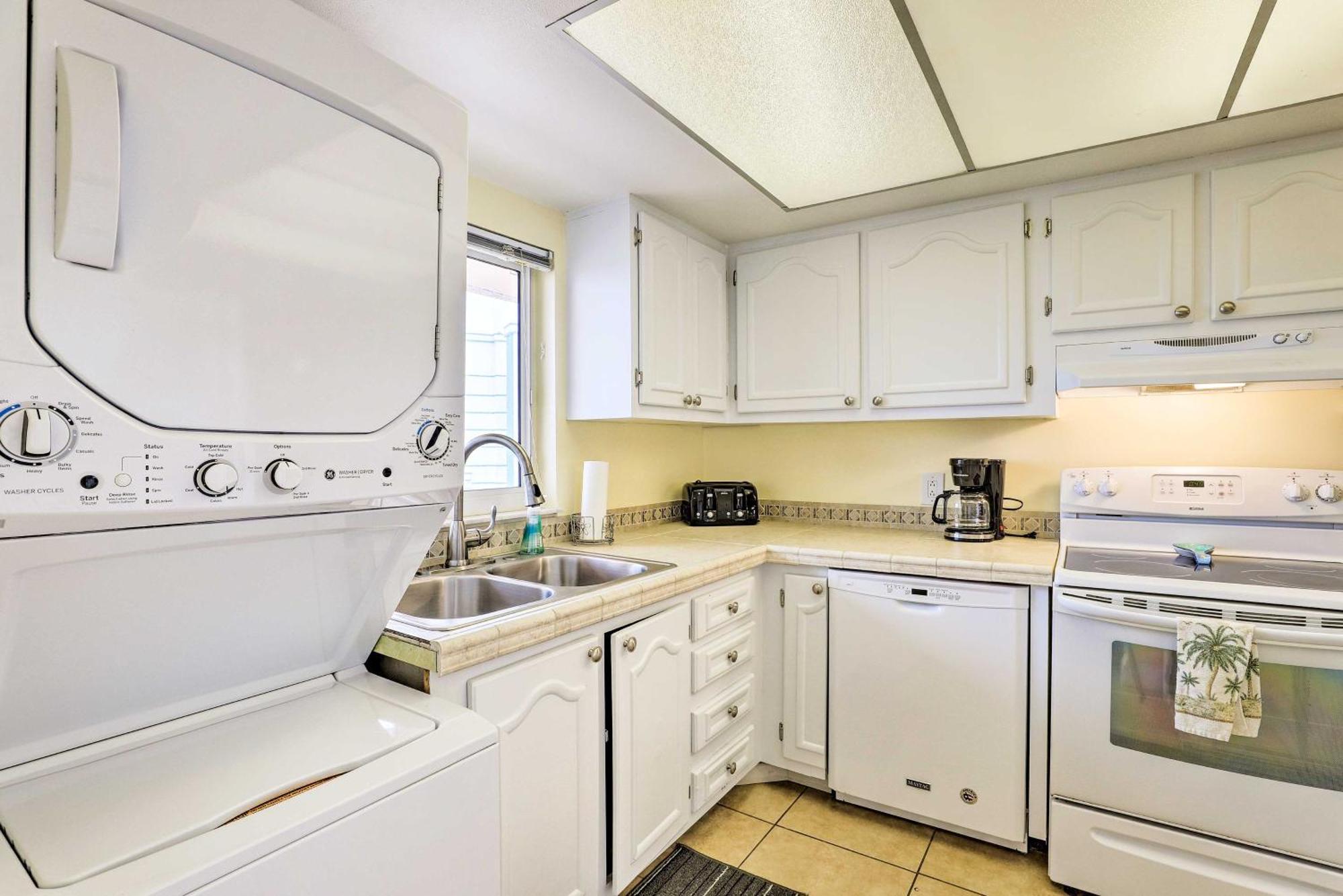 Oceanfront Cocoa Beach Condo With View Walk To Pier Екстериор снимка